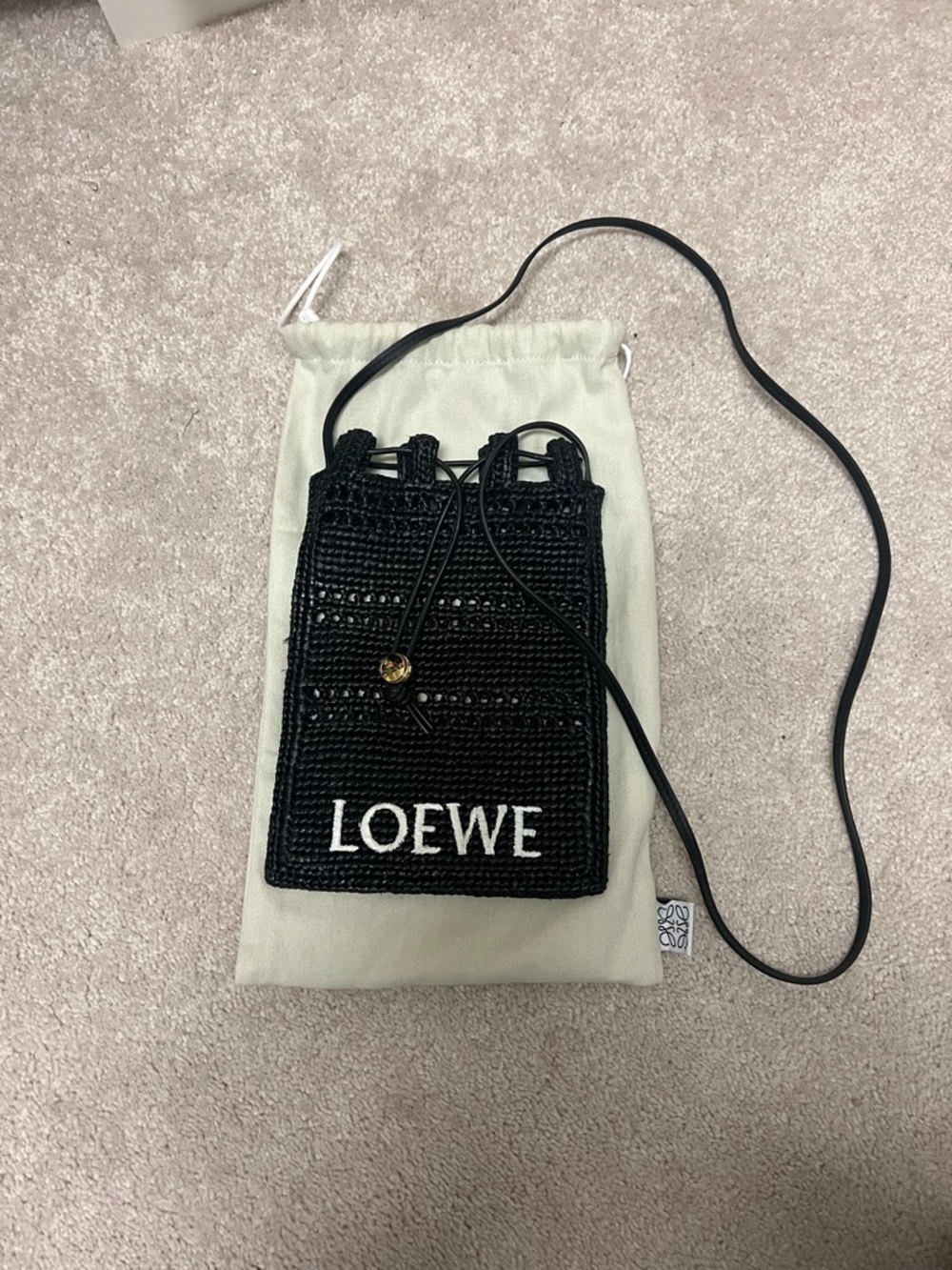 Loewe Drawstring Pocket in Raffia - Picture 2 of 5